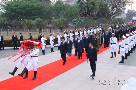 Leaders lay a wreath marking 68th anniversary of Lao People’s Revolutionary Party 